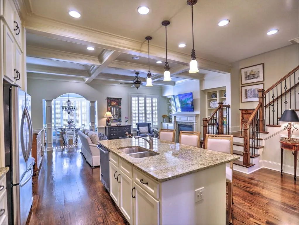 605 Riverlawn Court, Atlanta, Georgia 30339, 3 Bedrooms Bedrooms, ,3 BathroomsBathrooms,Residential,Sold,605 Riverlawn Court,7021835