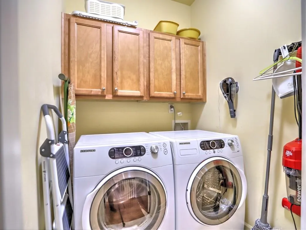 605 Riverlawn Court, Atlanta, Georgia 30339, 3 Bedrooms Bedrooms, ,3 BathroomsBathrooms,Residential,Sold,605 Riverlawn Court,7021835