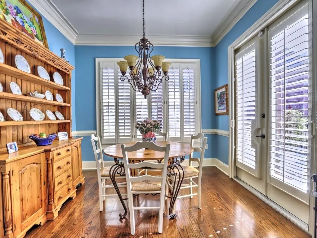 605 Riverlawn Court, Atlanta, Georgia 30339, 3 Bedrooms Bedrooms, ,3 BathroomsBathrooms,Residential,Sold,605 Riverlawn Court,7021835