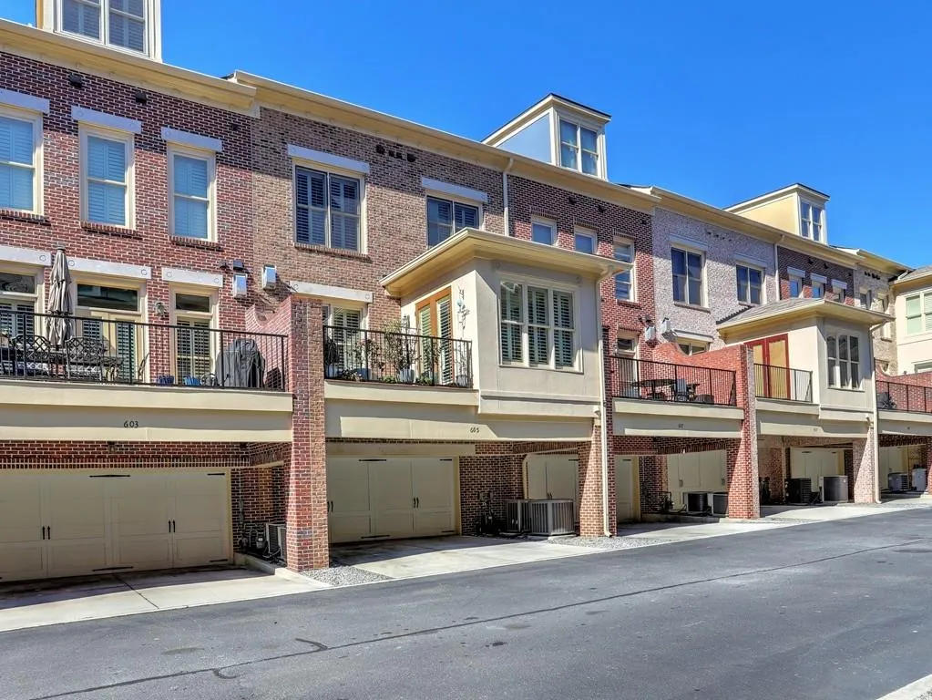 605 Riverlawn Court, Atlanta, Georgia 30339, 3 Bedrooms Bedrooms, ,3 BathroomsBathrooms,Residential,Sold,605 Riverlawn Court,7021835