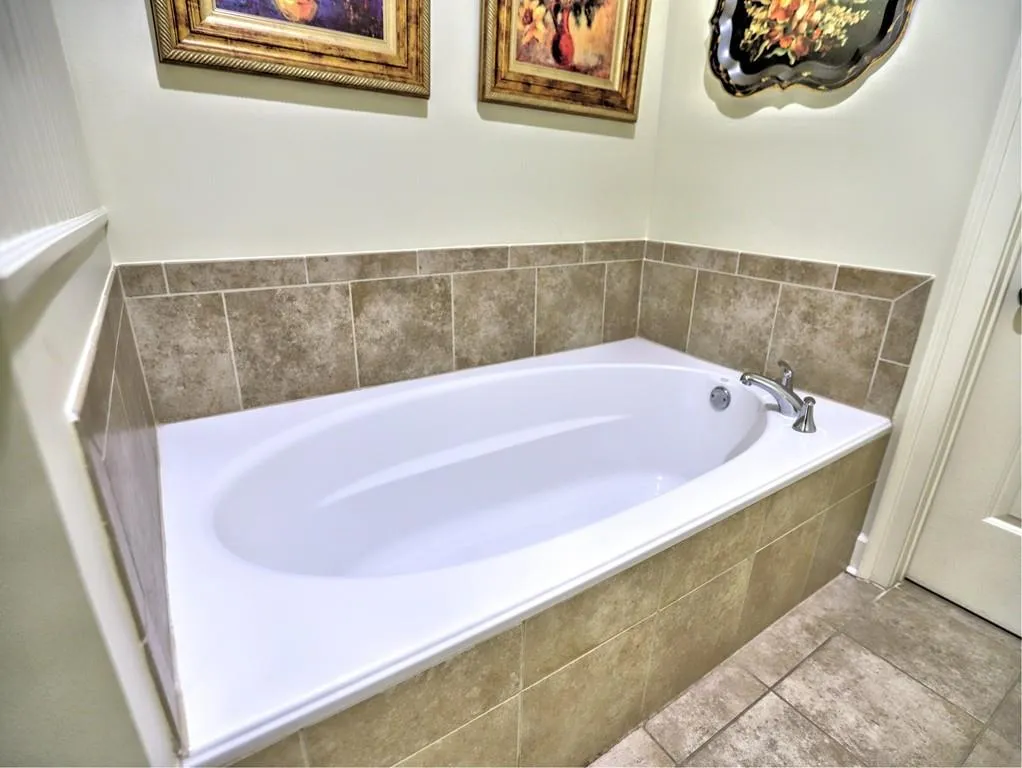 605 Riverlawn Court, Atlanta, Georgia 30339, 3 Bedrooms Bedrooms, ,3 BathroomsBathrooms,Residential,Sold,605 Riverlawn Court,7021835