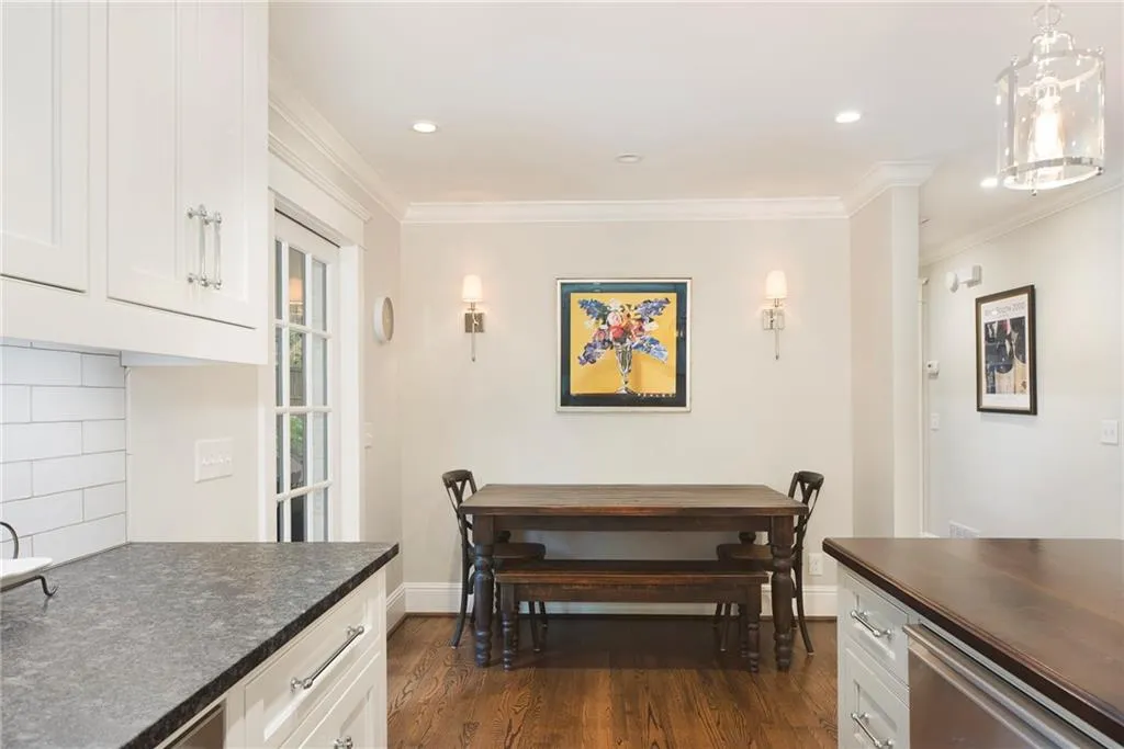 5680 Eden Roc Lane, Atlanta, Georgia 30342, 4 Bedrooms Bedrooms, ,4 BathroomsBathrooms,Residential,Sold,5680 Eden Roc Lane,6784403