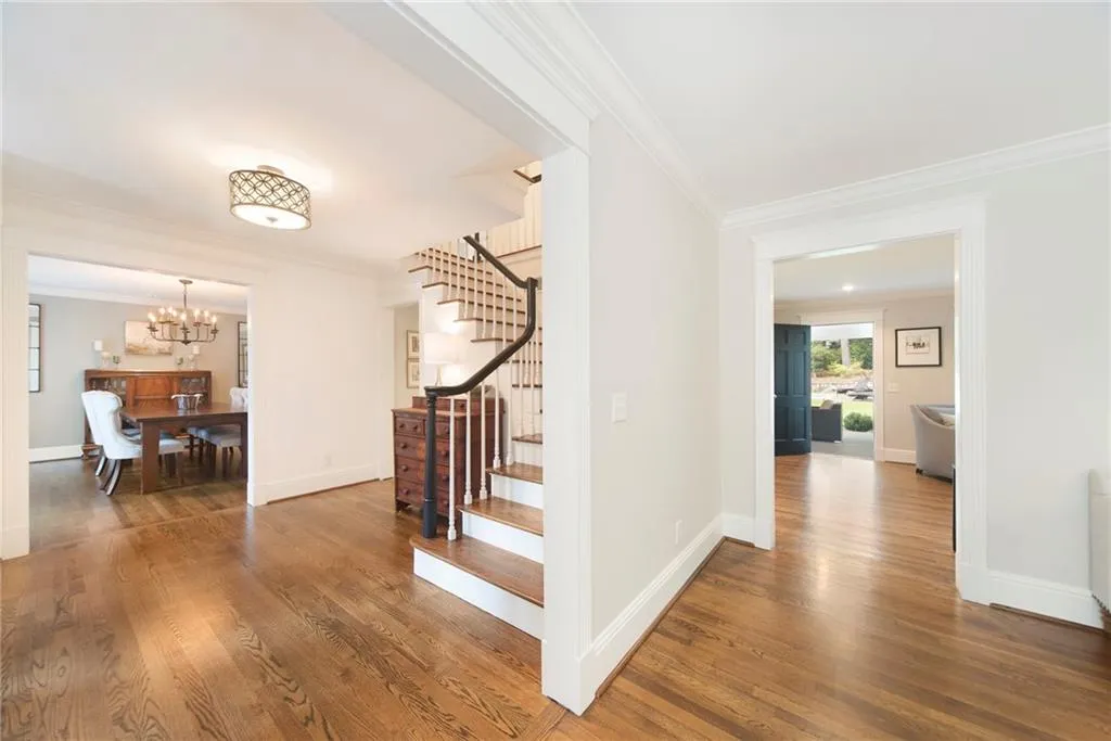5680 Eden Roc Lane, Atlanta, Georgia 30342, 4 Bedrooms Bedrooms, ,4 BathroomsBathrooms,Residential,Sold,5680 Eden Roc Lane,6784403