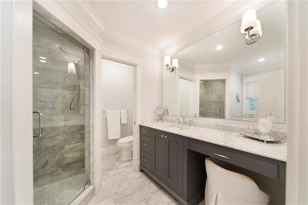 5680 Eden Roc Lane, Atlanta, Georgia 30342, 4 Bedrooms Bedrooms, ,4 BathroomsBathrooms,Residential,Sold,5680 Eden Roc Lane,6784403
