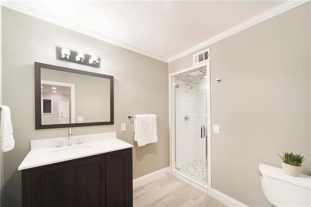5680 Eden Roc Lane, Atlanta, Georgia 30342, 4 Bedrooms Bedrooms, ,4 BathroomsBathrooms,Residential,Sold,5680 Eden Roc Lane,6784403
