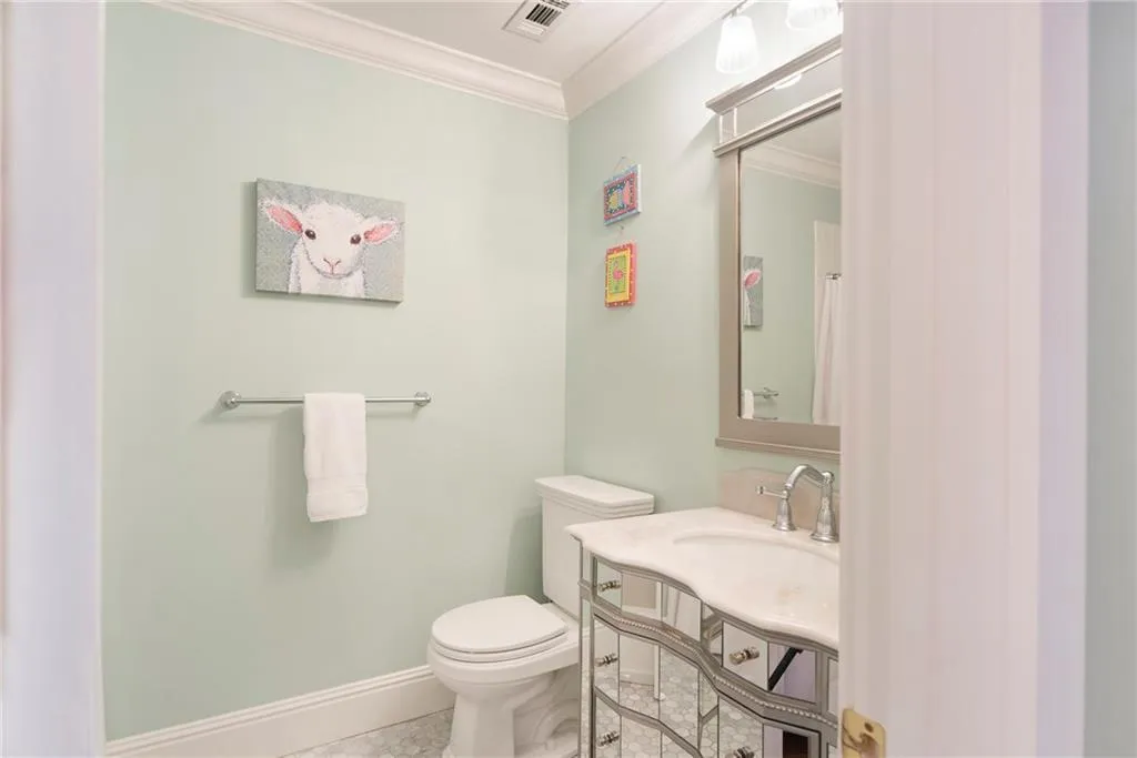 5680 Eden Roc Lane, Atlanta, Georgia 30342, 4 Bedrooms Bedrooms, ,4 BathroomsBathrooms,Residential,Sold,5680 Eden Roc Lane,6784403