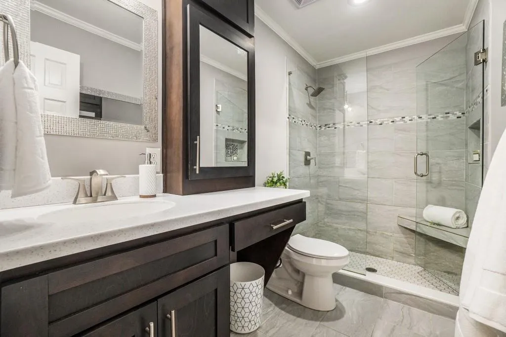Full Bathroom