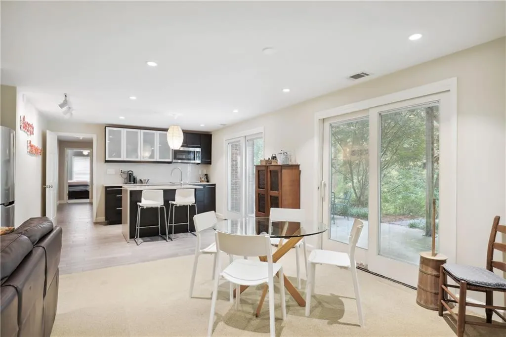 94 River Park Drive, Sandy Springs, Georgia 30328, 5 Bedrooms Bedrooms, ,4 BathroomsBathrooms,Residential,Sold,94 River Park Drive,7074026
