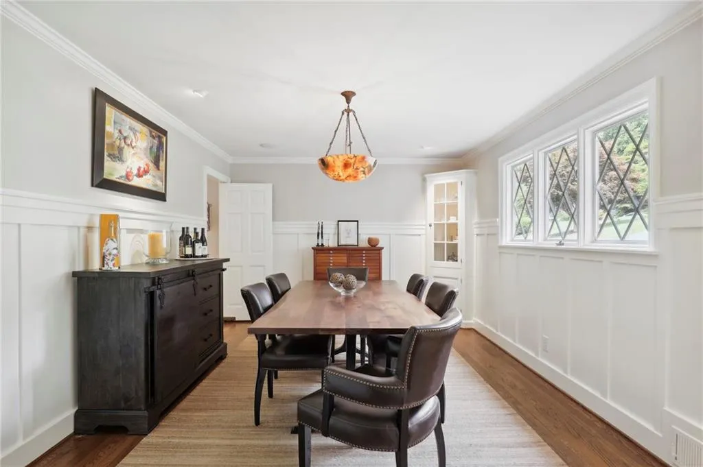 94 River Park Drive, Sandy Springs, Georgia 30328, 5 Bedrooms Bedrooms, ,4 BathroomsBathrooms,Residential,Sold,94 River Park Drive,7074026