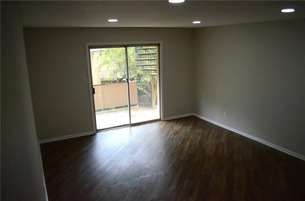 5400 Roswell Road Unit G6, Atlanta, Georgia 30342, 1 Bedroom Bedrooms, ,1 BathroomBathrooms,Residential,Sold,5400 Roswell Road Unit G6,6608603