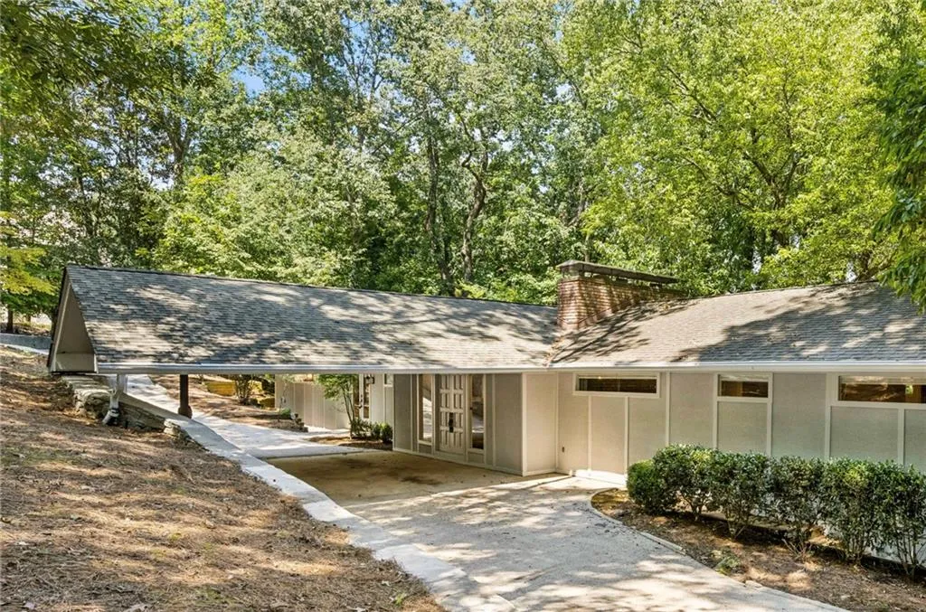 5098 Riverview Road, Atlanta, Georgia 30327, 4 Bedrooms Bedrooms, ,4 BathroomsBathrooms,Residential,For Sale,5098 Riverview Road,7657917