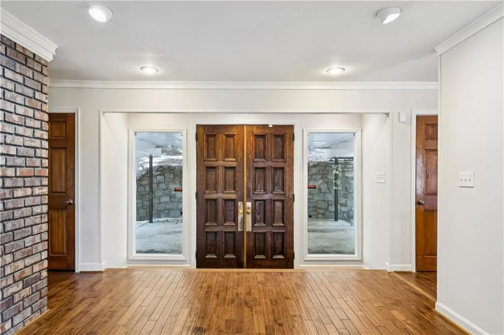 5098 Riverview Road, Atlanta, Georgia 30327, 4 Bedrooms Bedrooms, ,4 BathroomsBathrooms,Residential,For Sale,5098 Riverview Road,7657917