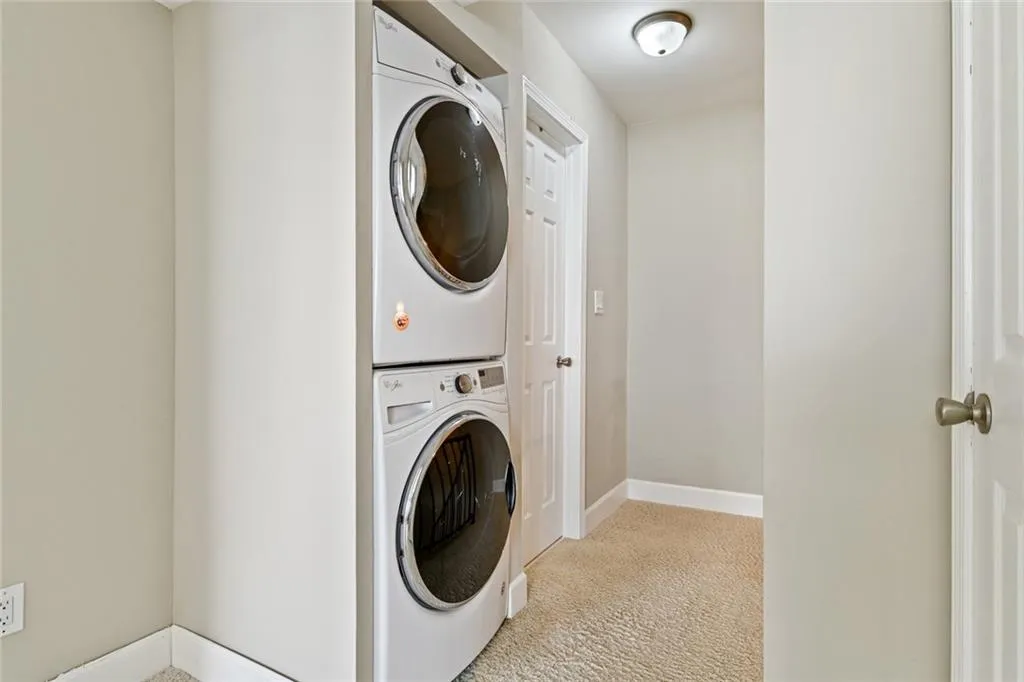 6980 Roswell Road Unit D1, Atlanta, Georgia 30328, 2 Bedrooms Bedrooms, ,1 BathroomBathrooms,Residential,Sold,6980 Roswell Road Unit D1,6645603