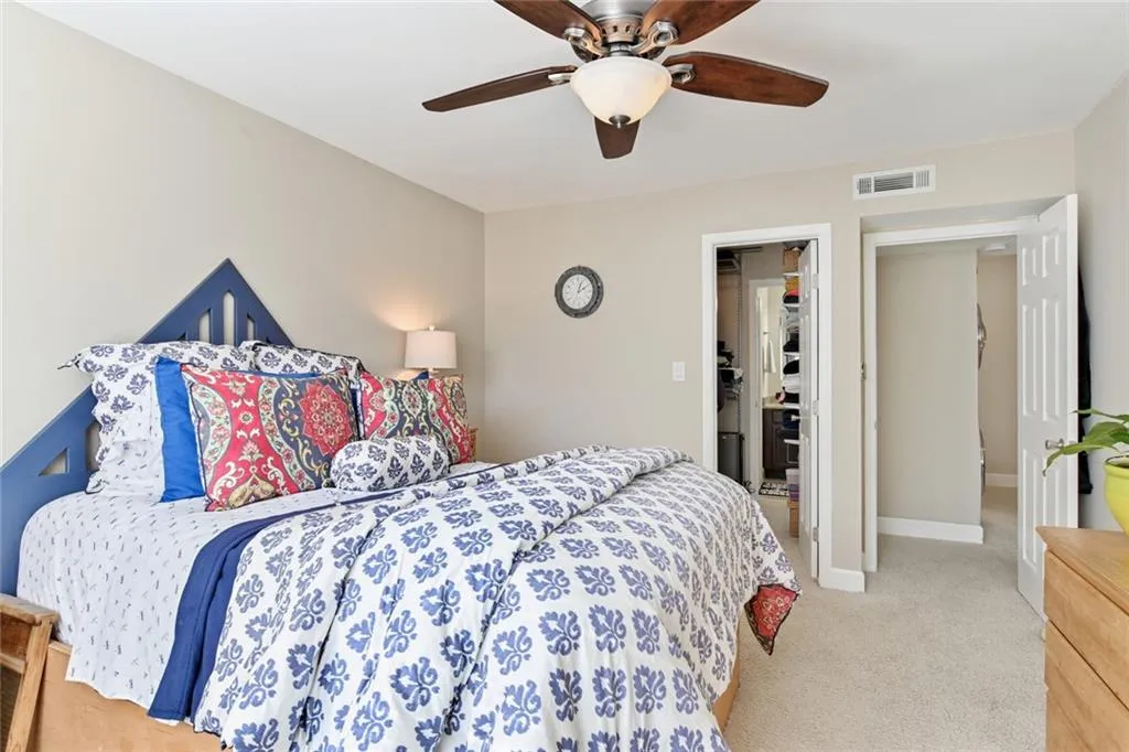 6980 Roswell Road Unit D1, Atlanta, Georgia 30328, 2 Bedrooms Bedrooms, ,1 BathroomBathrooms,Residential,Sold,6980 Roswell Road Unit D1,6645603