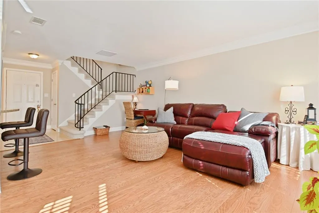 6980 Roswell Road Unit D1, Atlanta, Georgia 30328, 2 Bedrooms Bedrooms, ,1 BathroomBathrooms,Residential,Sold,6980 Roswell Road Unit D1,6645603