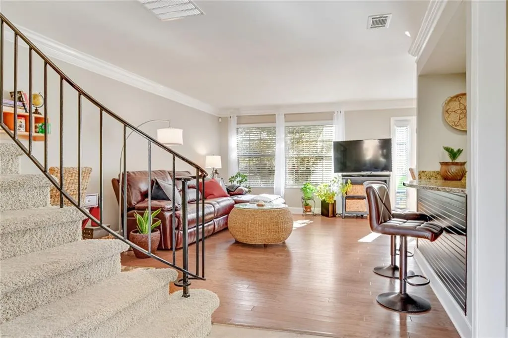 6980 Roswell Road Unit D1, Atlanta, Georgia 30328, 2 Bedrooms Bedrooms, ,1 BathroomBathrooms,Residential,Sold,6980 Roswell Road Unit D1,6645603