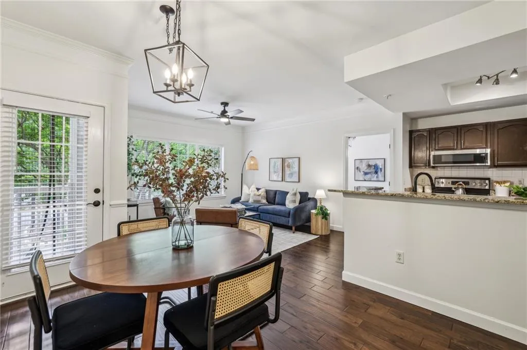 2700 Pine Tree Road Ne Unit 1208, Atlanta, Georgia 30324, 2 Bedrooms Bedrooms, ,2 BathroomsBathrooms,Residential,Sold,2700 Pine Tree Road Ne Unit 1208,7579609