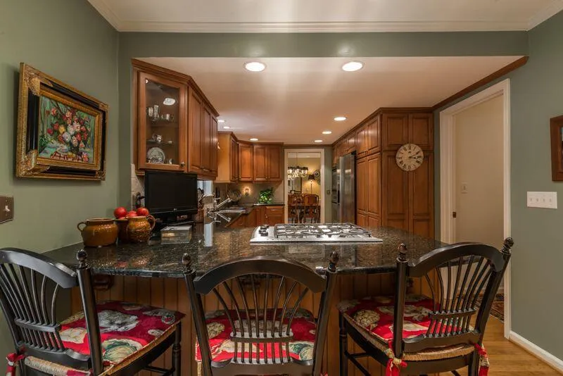 325 Hunters Glen Court, Sandy Springs, Georgia 30328, 4 Bedrooms Bedrooms, ,2 BathroomsBathrooms,Residential,Sold,325 Hunters Glen Court,5563886