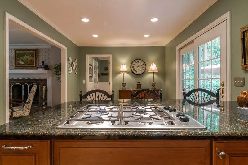 325 Hunters Glen Court, Sandy Springs, Georgia 30328, 4 Bedrooms Bedrooms, ,2 BathroomsBathrooms,Residential,Sold,325 Hunters Glen Court,5563886