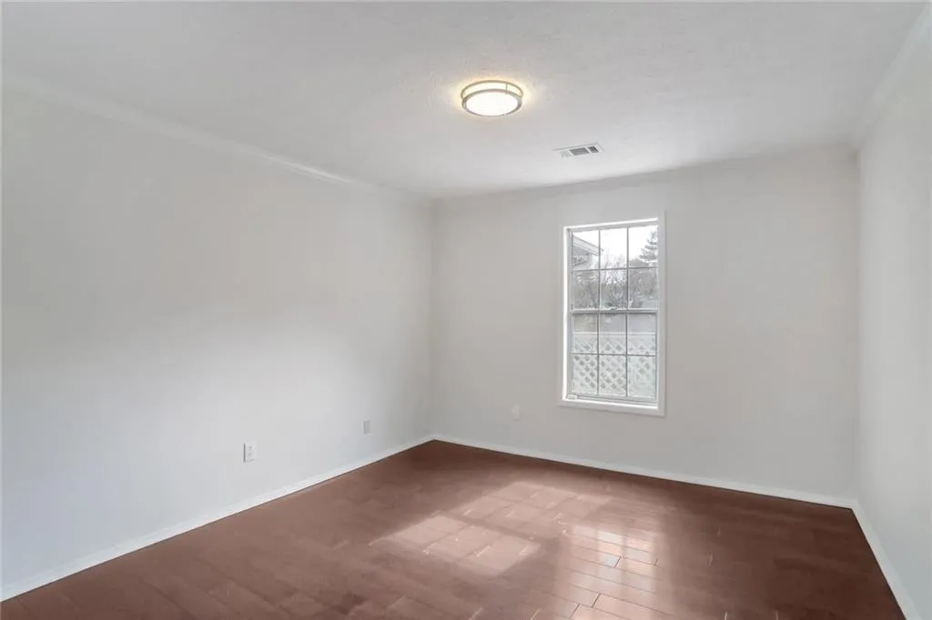 204 Natchez Trace, Sandy Springs, Georgia 30350, 2 Bedrooms Bedrooms, ,1 BathroomBathrooms,Residential,Sold,204 Natchez Trace,7520148