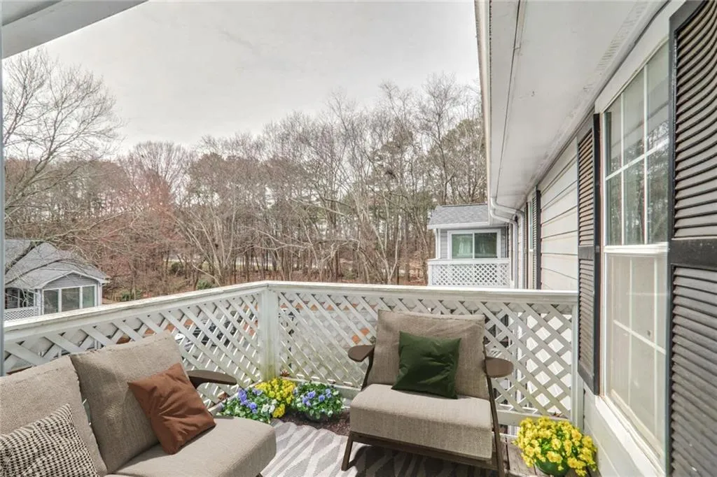 204 Natchez Trace, Sandy Springs, Georgia 30350, 2 Bedrooms Bedrooms, ,1 BathroomBathrooms,Residential,Sold,204 Natchez Trace,7520148