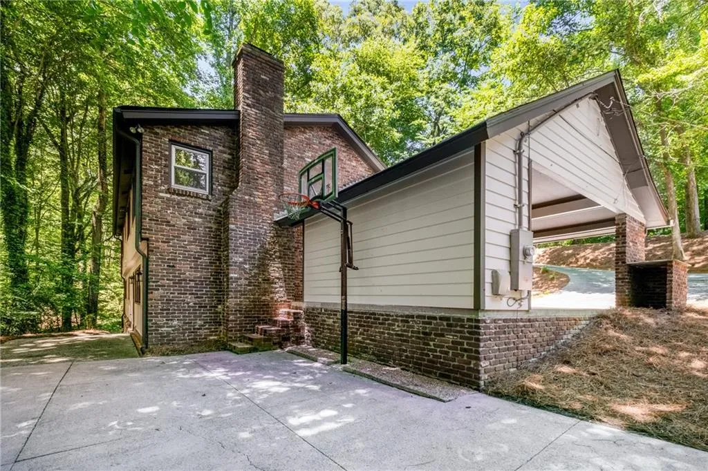 510 Elden Drive, Atlanta, Georgia 30342, 4 Bedrooms Bedrooms, ,2 BathroomsBathrooms,Residential,Sold,510 Elden Drive,7403532