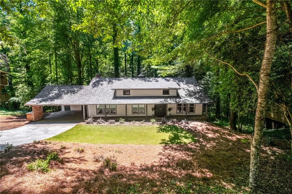 510 Elden Drive, Atlanta, Georgia 30342, 4 Bedrooms Bedrooms, ,2 BathroomsBathrooms,Residential,Sold,510 Elden Drive,7403532