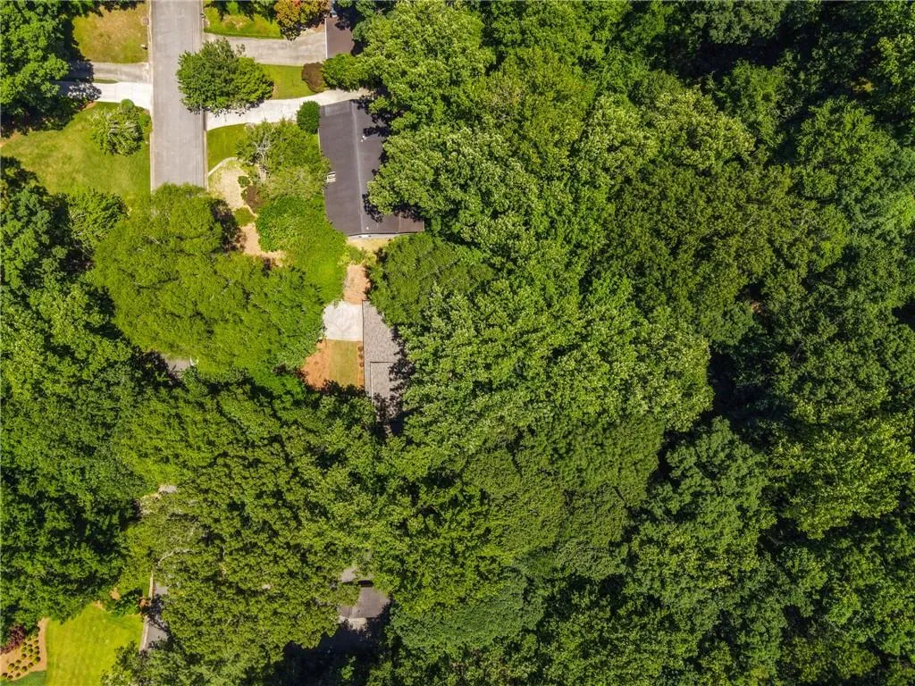 510 Elden Drive, Atlanta, Georgia 30342, 4 Bedrooms Bedrooms, ,2 BathroomsBathrooms,Residential,Sold,510 Elden Drive,7403532