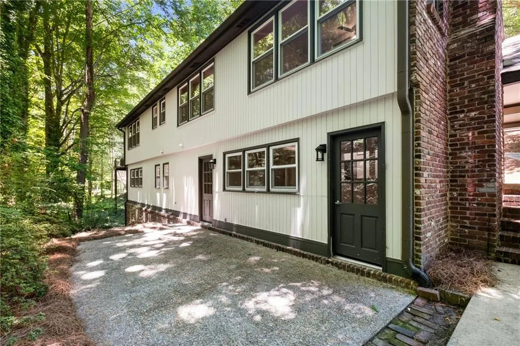 510 Elden Drive, Atlanta, Georgia 30342, 4 Bedrooms Bedrooms, ,2 BathroomsBathrooms,Residential,Sold,510 Elden Drive,7403532