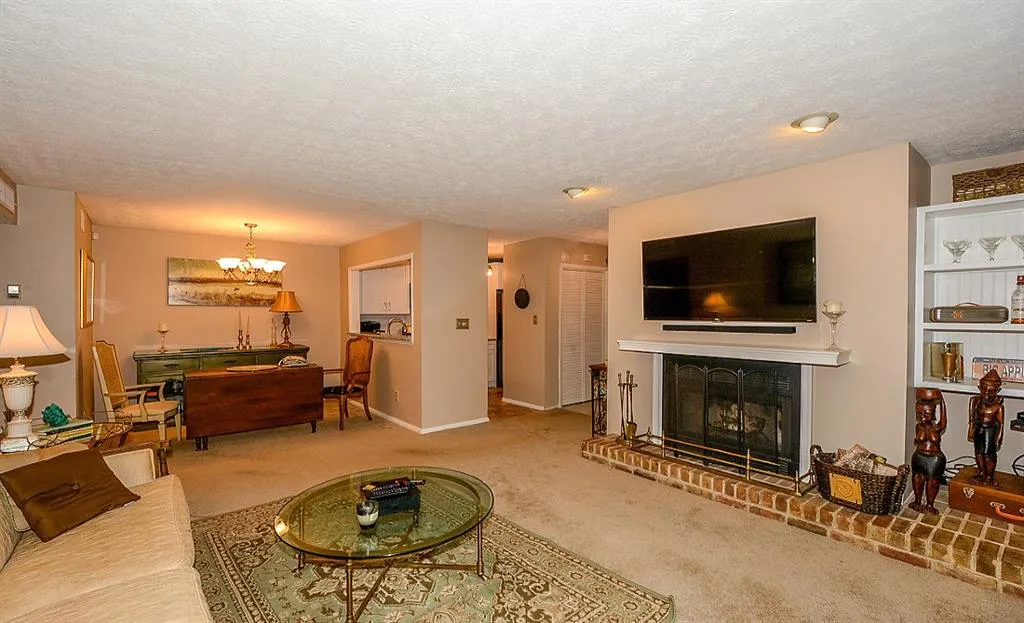 105 River Run Drive Unit 105, Sandy Springs, Georgia 30350, 1 Bedroom Bedrooms, ,1 BathroomBathrooms,Residential,Sold,105 River Run Drive Unit 105,5938700