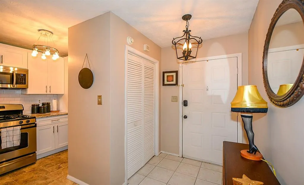 105 River Run Drive Unit 105, Sandy Springs, Georgia 30350, 1 Bedroom Bedrooms, ,1 BathroomBathrooms,Residential,Sold,105 River Run Drive Unit 105,5938700