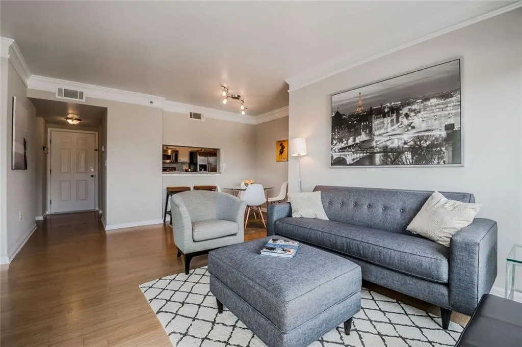 275 13th Street Unit 403, Atlanta, Georgia 30309, 1 Bedroom Bedrooms, ,1 BathroomBathrooms,Residential,Sold,275 13th Street Unit 403,5981230