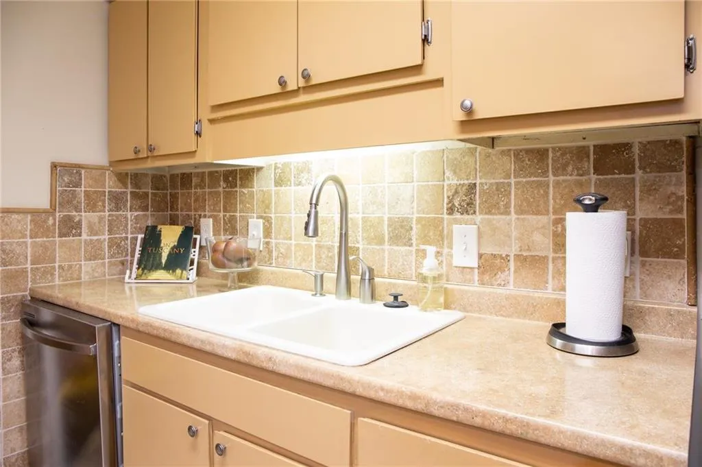 4007 Wingate Way, Sandy Springs, Georgia 30350, 1 Bedroom Bedrooms, ,1 BathroomBathrooms,Residential,Sold,4007 Wingate Way,7232262