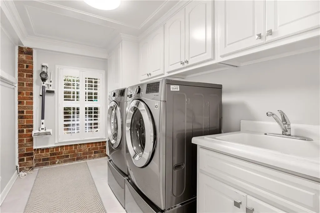 7230 Wynhill Drive, Atlanta, Georgia 30328, 4 Bedrooms Bedrooms, ,2 BathroomsBathrooms,Residential,For Sale,7230 Wynhill Drive,7634609