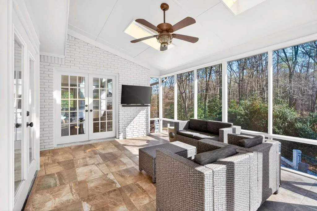 7745 Dunvegan Close, Sandy Springs, Georgia 30350, 4 Bedrooms Bedrooms, ,3 BathroomsBathrooms,Residential,Sold,7745 Dunvegan Close,7706815