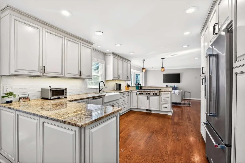 7745 Dunvegan Close, Sandy Springs, Georgia 30350, 4 Bedrooms Bedrooms, ,3 BathroomsBathrooms,Residential,Sold,7745 Dunvegan Close,7706815
