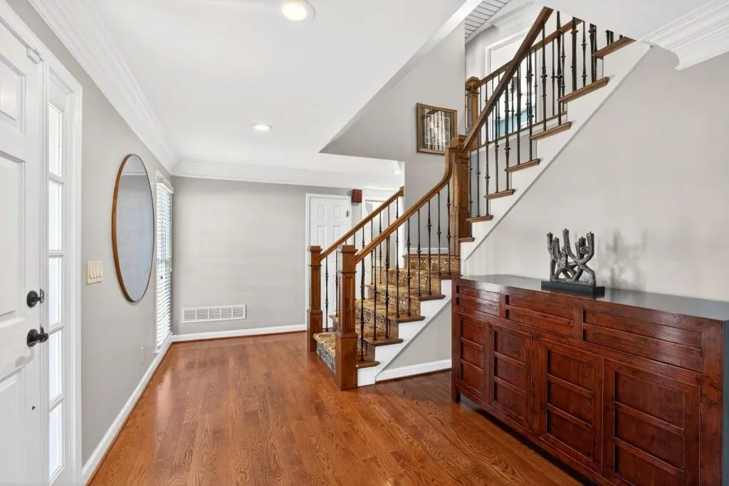 7745 Dunvegan Close, Sandy Springs, Georgia 30350, 4 Bedrooms Bedrooms, ,3 BathroomsBathrooms,Residential,Sold,7745 Dunvegan Close,7706815