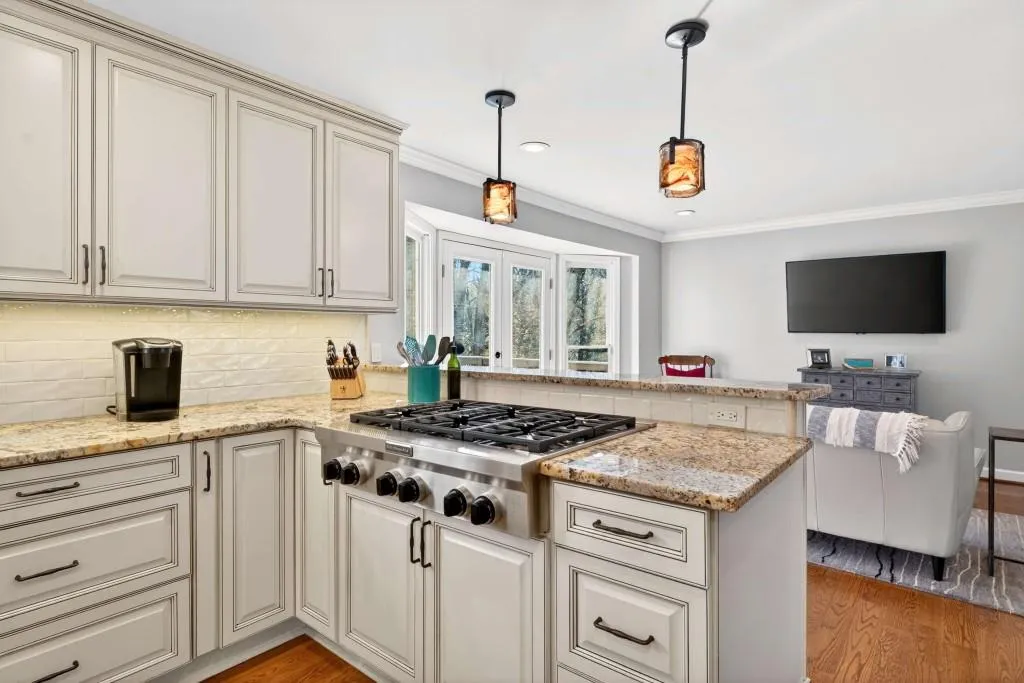 7745 Dunvegan Close, Sandy Springs, Georgia 30350, 4 Bedrooms Bedrooms, ,3 BathroomsBathrooms,Residential,Sold,7745 Dunvegan Close,7706815