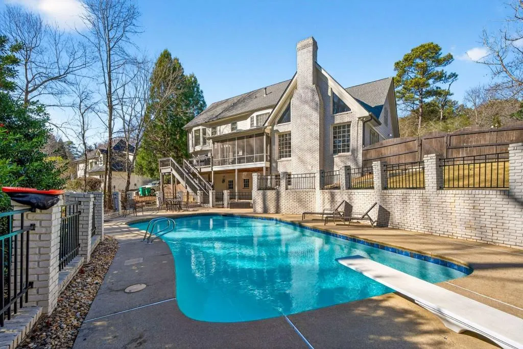 7745 Dunvegan Close, Sandy Springs, Georgia 30350, 4 Bedrooms Bedrooms, ,3 BathroomsBathrooms,Residential,Sold,7745 Dunvegan Close,7706815