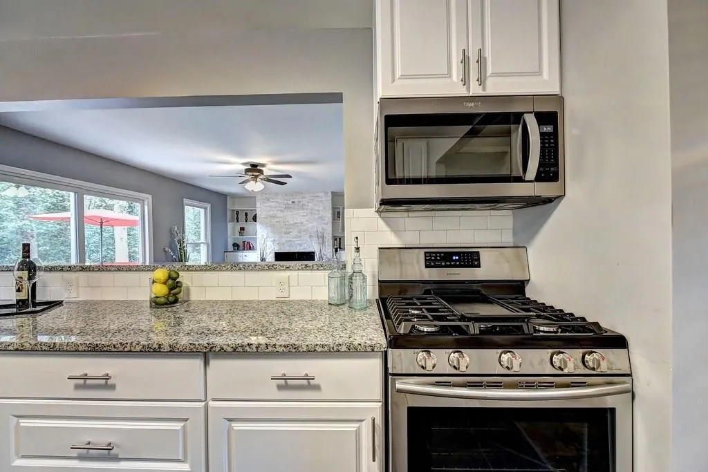 211 Hillswick Court, Sandy Springs, Georgia 30328, 3 Bedrooms Bedrooms, ,2 BathroomsBathrooms,Residential,Sold,211 Hillswick Court,6088300