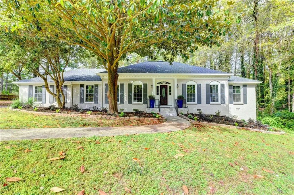 211 Hillswick Court, Sandy Springs, Georgia 30328, 3 Bedrooms Bedrooms, ,2 BathroomsBathrooms,Residential,Sold,211 Hillswick Court,6088300