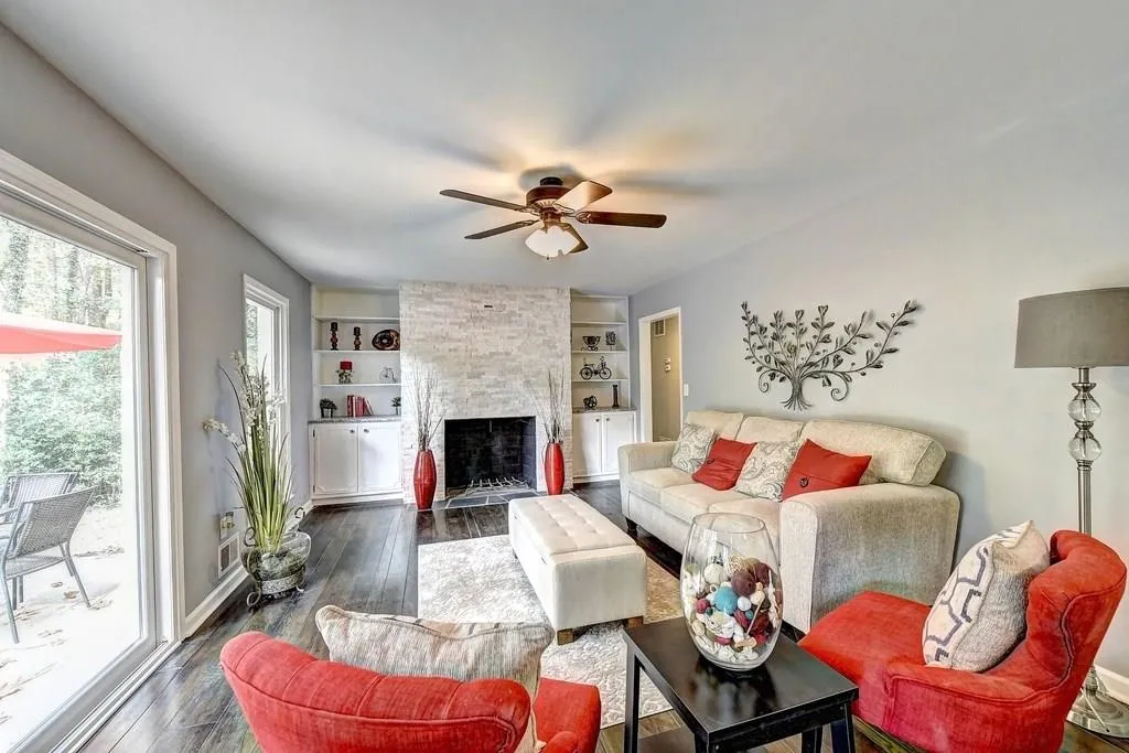 211 Hillswick Court, Sandy Springs, Georgia 30328, 3 Bedrooms Bedrooms, ,2 BathroomsBathrooms,Residential,Sold,211 Hillswick Court,6088300