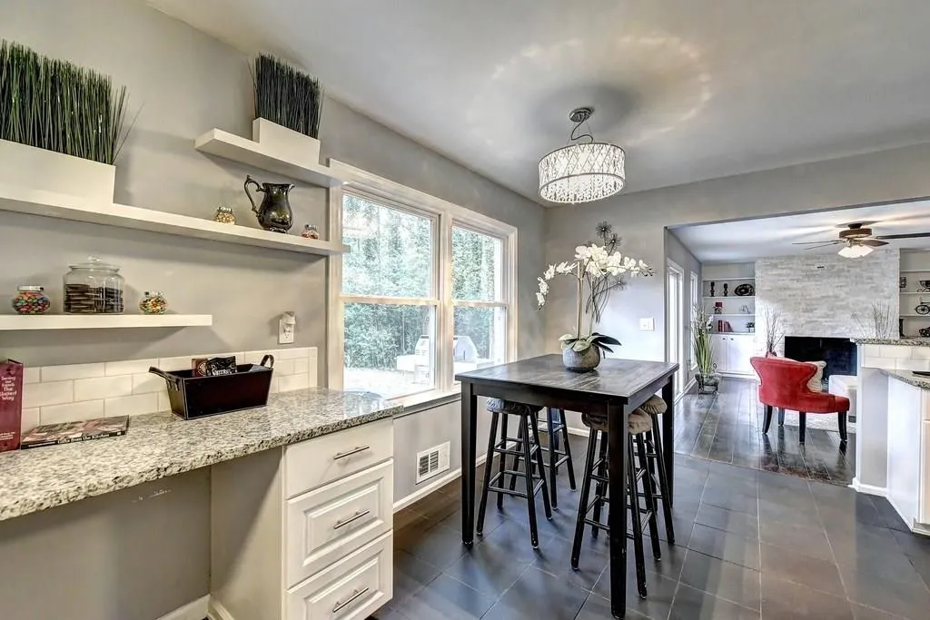 211 Hillswick Court, Sandy Springs, Georgia 30328, 3 Bedrooms Bedrooms, ,2 BathroomsBathrooms,Residential,Sold,211 Hillswick Court,6088300