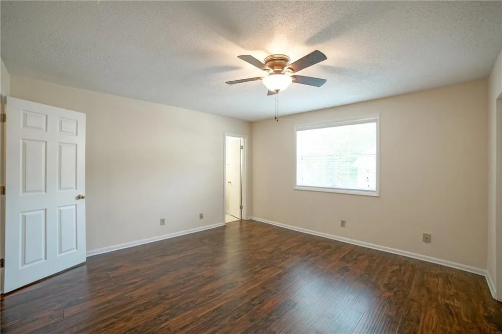 6900 Roswell Road Unit D3, Atlanta, Georgia 30328, 3 Bedrooms Bedrooms, ,2 BathroomsBathrooms,Residential,Sold,6900 Roswell Road Unit D3,6542925