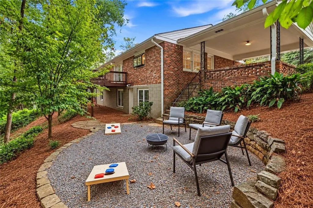 4341 Peachtree Dunwoody Road Ne, Atlanta, Georgia 30342, 4 Bedrooms Bedrooms, 0 ,3 BathroomsBathrooms,Residential,For Sale,4341 Peachtree Dunwoody Road Ne,7859912