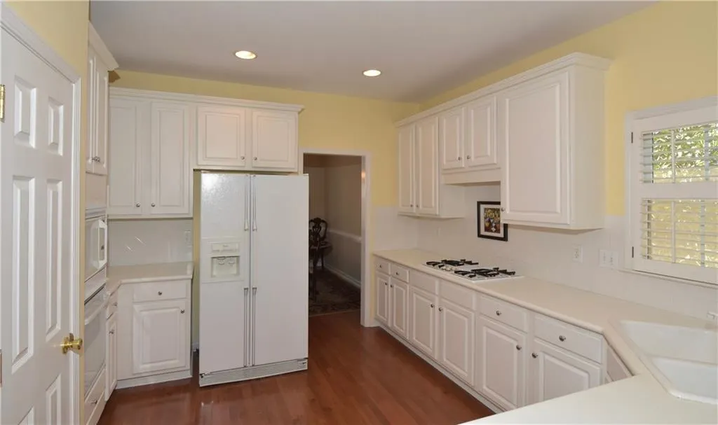 980 Lancaster Walk, Atlanta, Georgia 30328, 3 Bedrooms Bedrooms, ,2 BathroomsBathrooms,Residential,Sold,980 Lancaster Walk,5637629