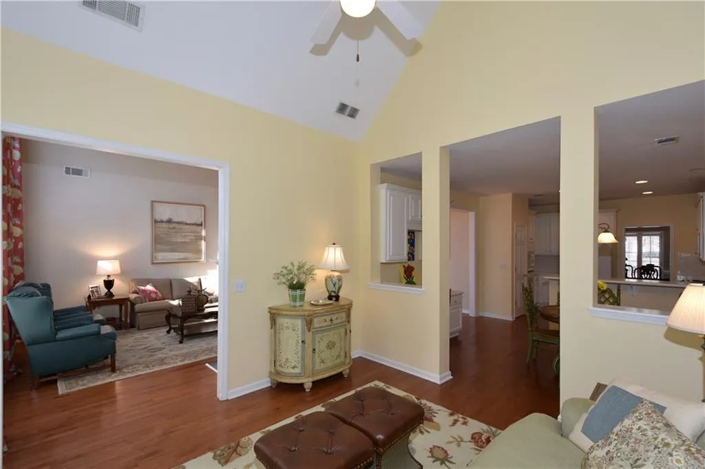980 Lancaster Walk, Atlanta, Georgia 30328, 3 Bedrooms Bedrooms, ,2 BathroomsBathrooms,Residential,Sold,980 Lancaster Walk,5637629