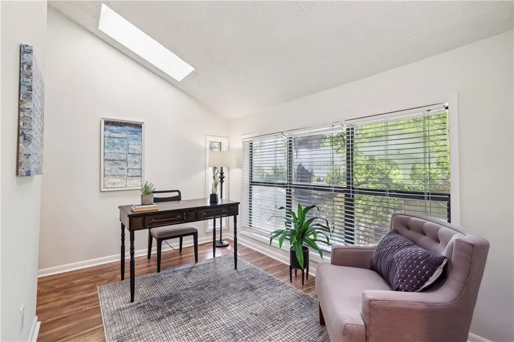 8740 Roswell Road Unit 5g, Sandy Springs, Georgia 30350, 2 Bedrooms Bedrooms, ,2 BathroomsBathrooms,Residential,For Sale,8740 Roswell Road Unit 5g,7616252