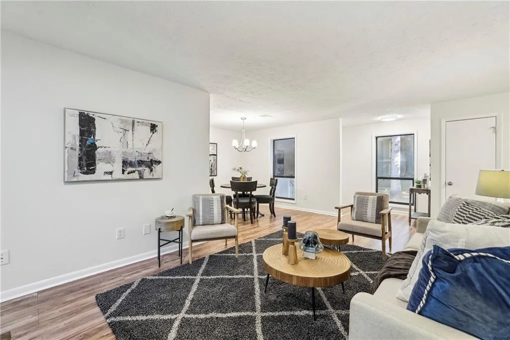 8740 Roswell Road Unit 5g, Sandy Springs, Georgia 30350, 2 Bedrooms Bedrooms, ,2 BathroomsBathrooms,Residential,For Sale,8740 Roswell Road Unit 5g,7616252