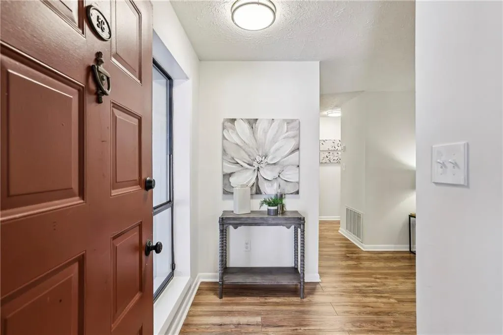 8740 Roswell Road Unit 5g, Sandy Springs, Georgia 30350, 2 Bedrooms Bedrooms, ,2 BathroomsBathrooms,Residential,For Sale,8740 Roswell Road Unit 5g,7616252